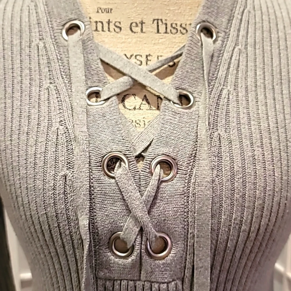 𝅺michael Kors Sweater - Picture 2 of 6